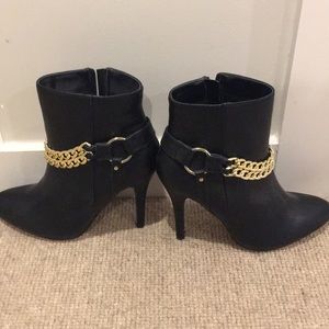 Izabella Rue Black Booties